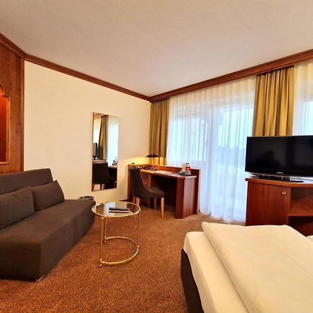 Badhotel Restaurant Stauferland Bad Boll Dış mekan fotoğraf