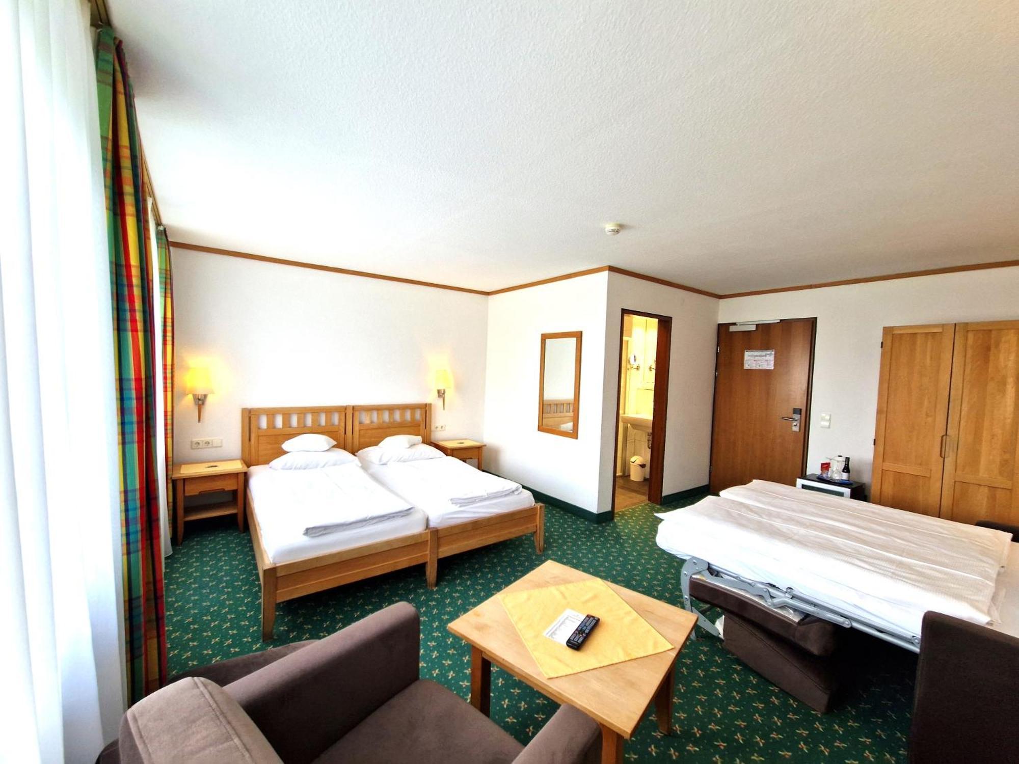 Badhotel Restaurant Stauferland Bad Boll Dış mekan fotoğraf