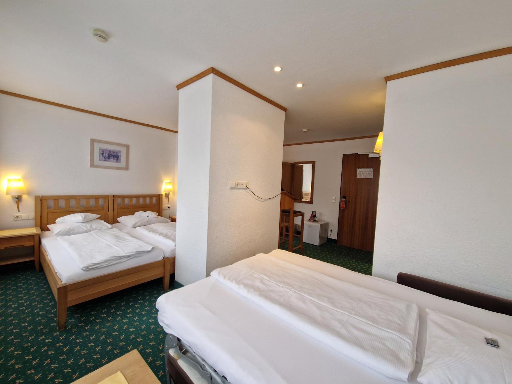 Badhotel Restaurant Stauferland Bad Boll Dış mekan fotoğraf