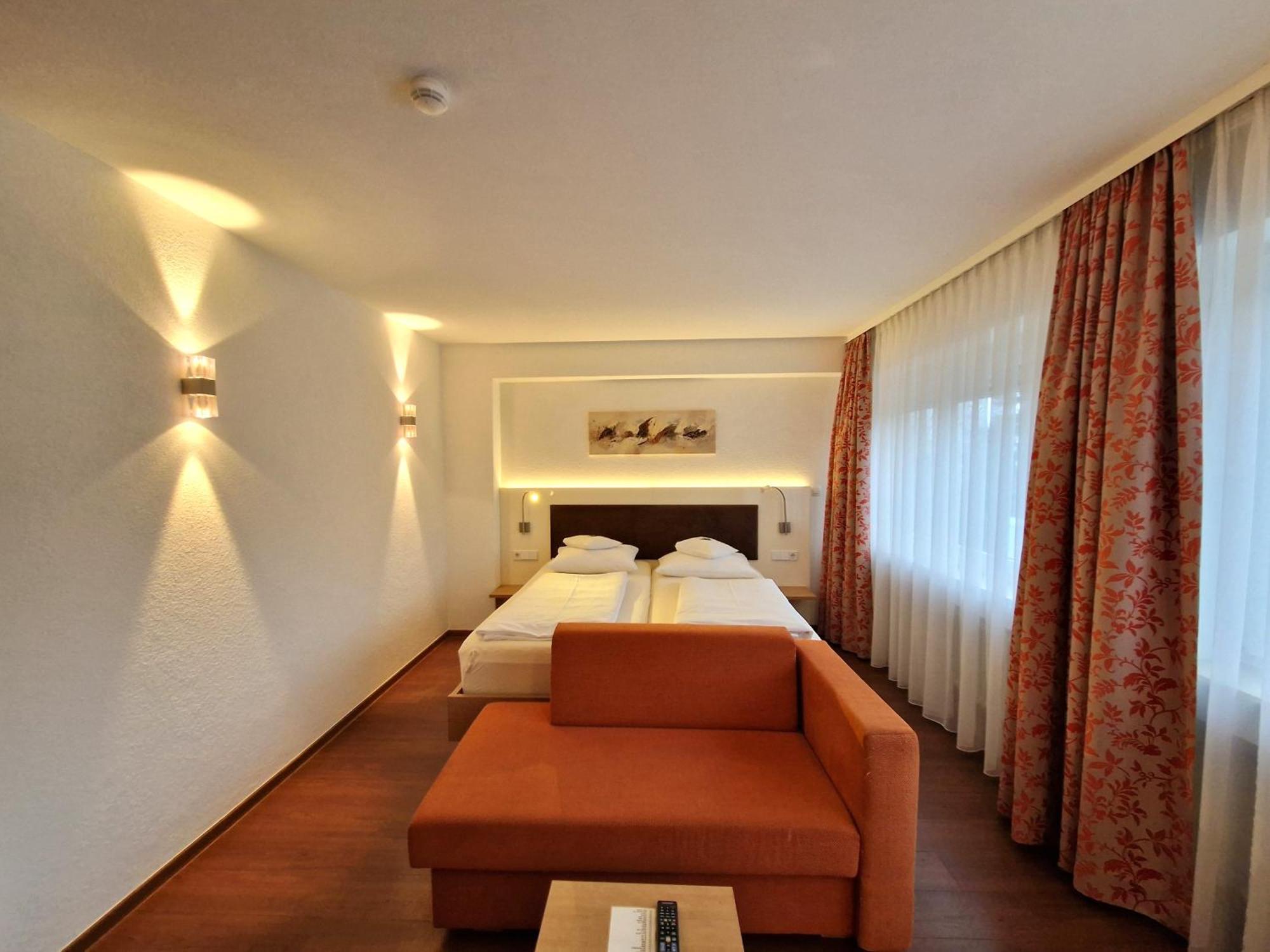 Badhotel Restaurant Stauferland Bad Boll Dış mekan fotoğraf